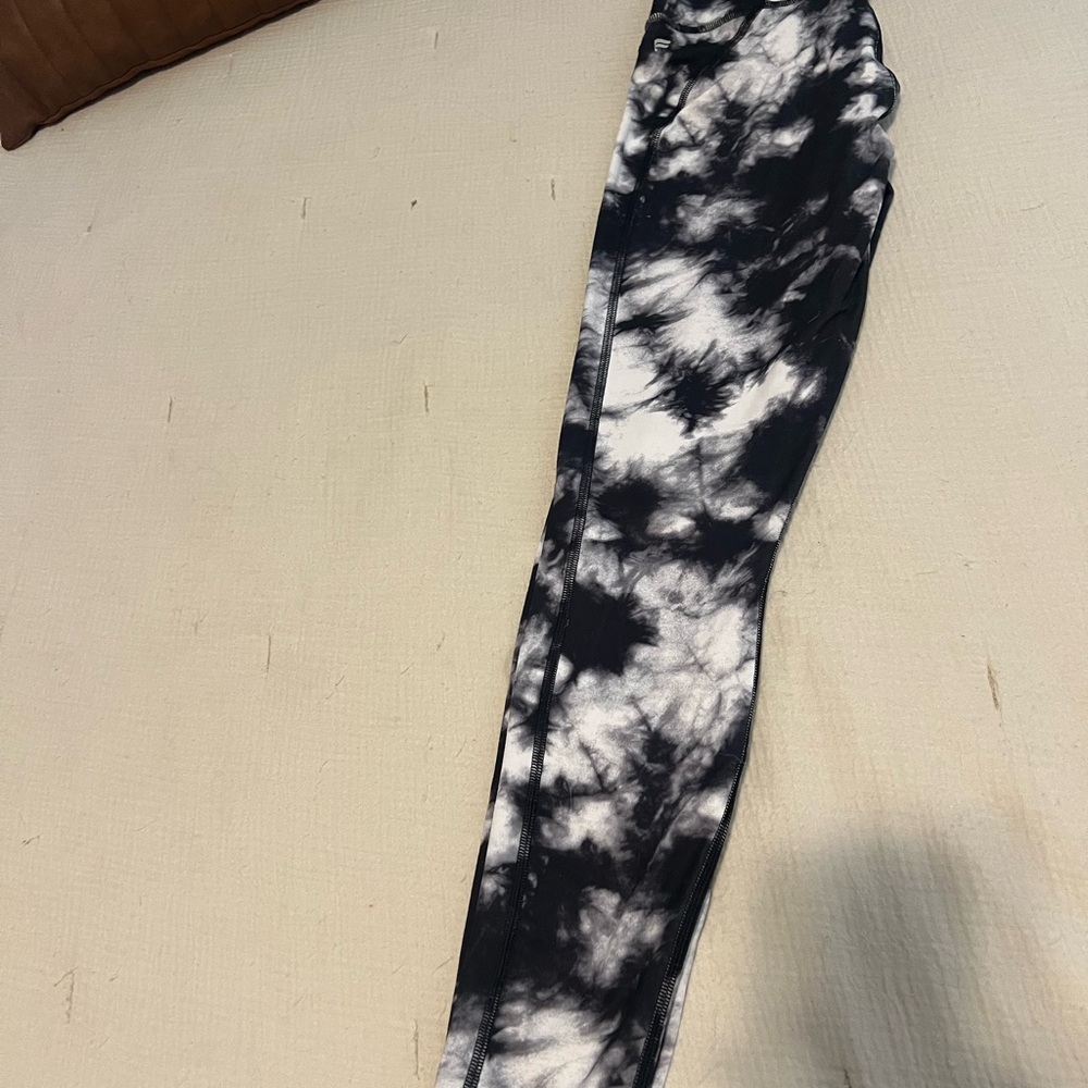 Black and White Tie-Dye Leggings
